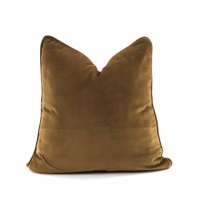 A bold weave, the metal horsebit, hand quilting and leather accents bring Equestrian Lifestyle effortlessly into the living area