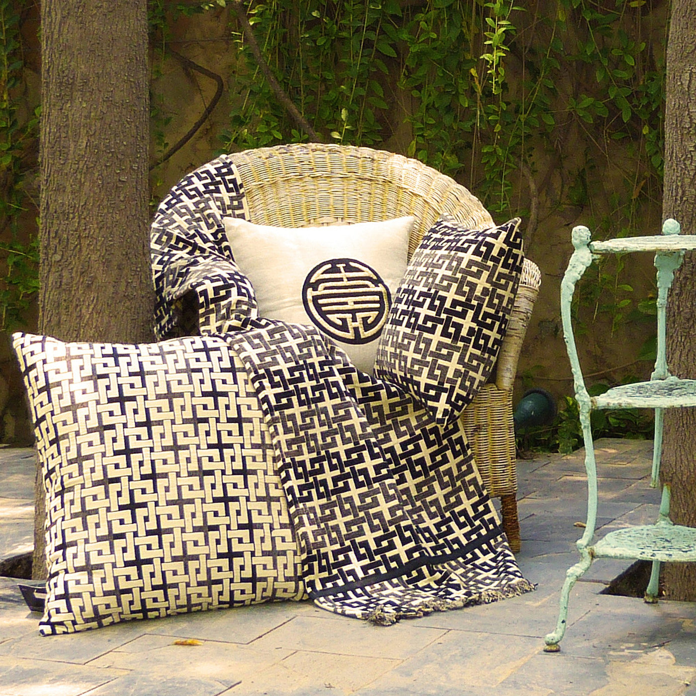 Lattice Slate Cushion Medium 18"