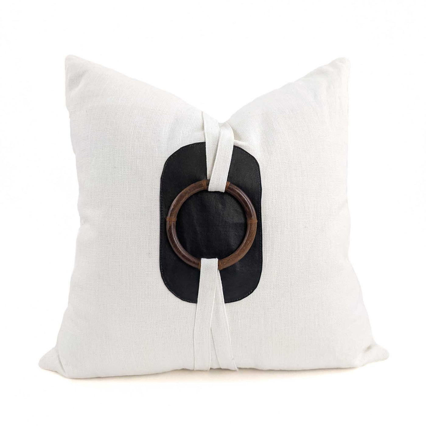 Some creations are simply Iconic. The Icon series at Bandhini Home is all about these special pieces, designed with clean lines and beautiful centerpieces that make you think where the story could have its origins. We often find ourselves surprised to see 10 year old Icon class creations, still relevant and beautiful